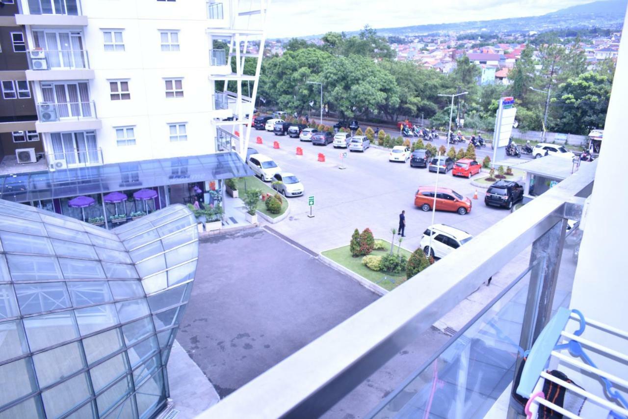 Апартаменты Gateway Pasteur 2Br Tower Depan Ruby 7 C Бандунг Экстерьер фото